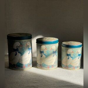 Charming Vintage Nesting Goose Tin Canister Set - Blue and White